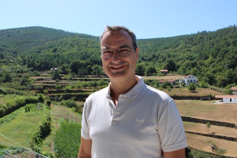 Senense lidera equipa de investigação no Centre for Bacterial Resistance Biology do Imperial College London