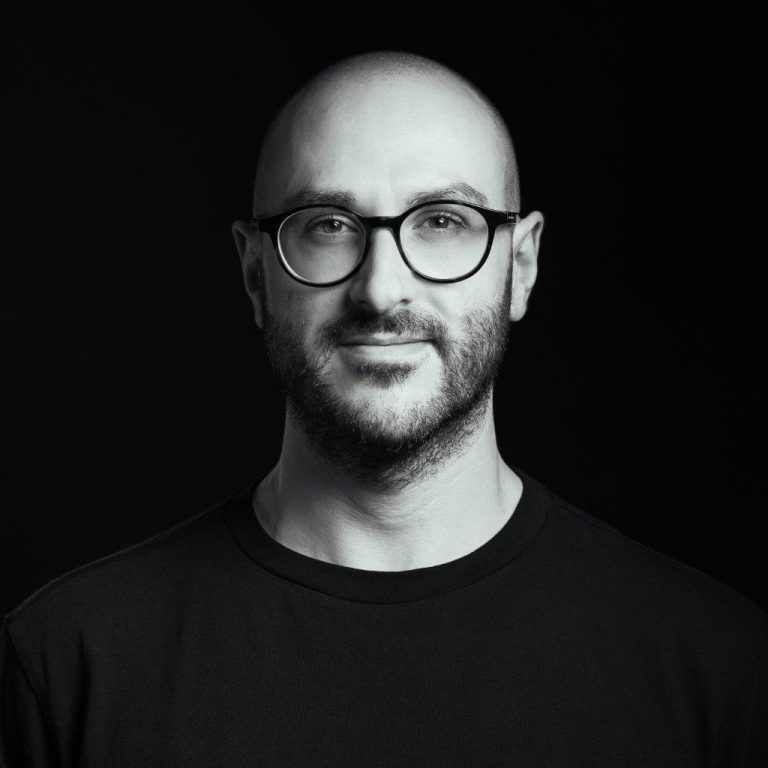 Tiago Branquinho, um emigrante senense por terras alemãs. A sua inquietude levou-o a sair da sua zona de conforto e, atualmente, trabalha numa Câmara Municipal