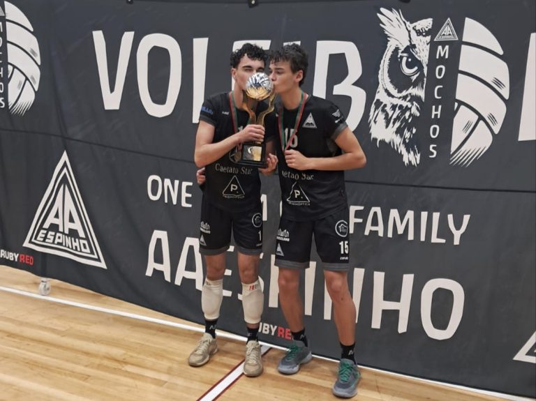Miguel Varão e Diogo Ferreira campeões nacionais de voleibol Sub-21 Masculinos