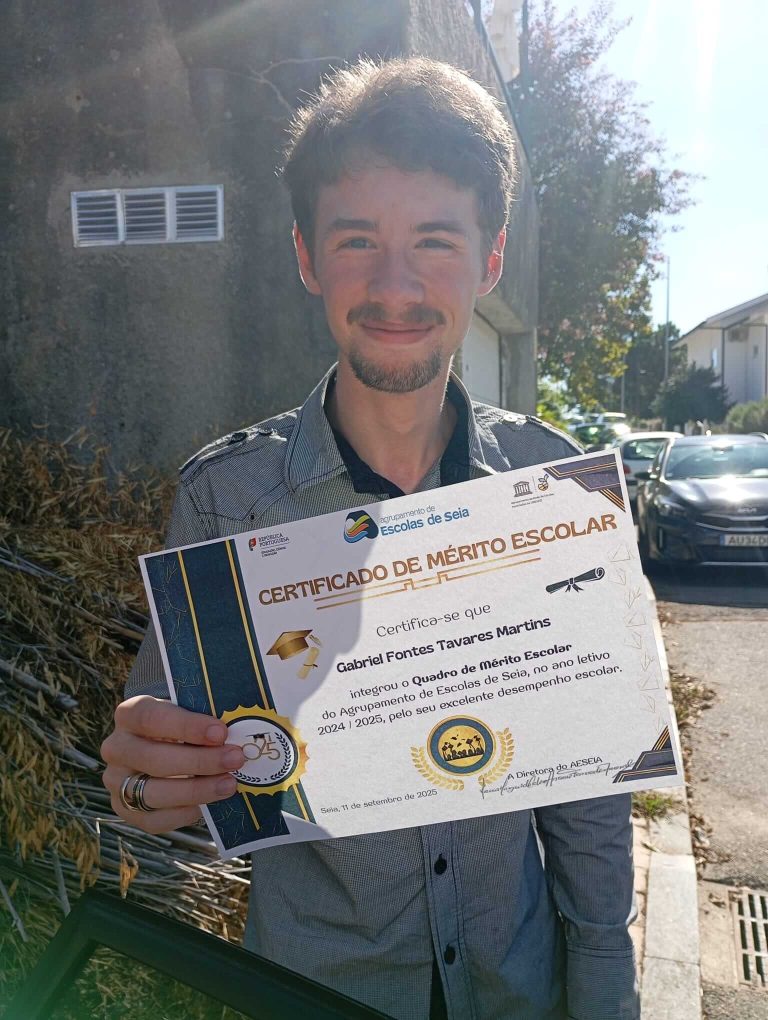 Gabriel Martins, estudante da Escola Secundária de Seia, ganhou o 2.º Prémio Nacional em Portugal e a Honra de Bronze na Astronomy and Astrophysics Competition