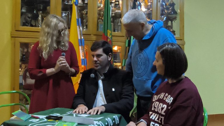 Entrevista com Mickael Salgado: a voz que ilumina o fado