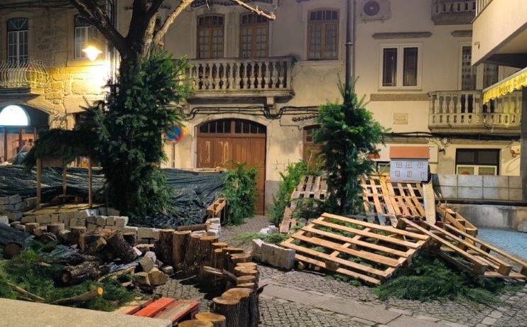 Presépio de Natal em São Romão está em andamento. Um momento de partilha, onde o amor ao próximo e a união falam mais alto