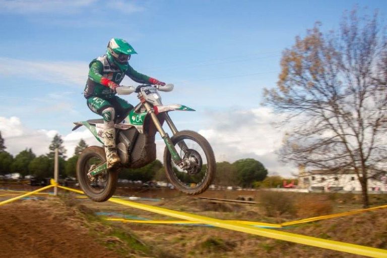 Mário Patrão conquista Troféu Nacional de Enduro Sprint 2025 entre as motos elétricas