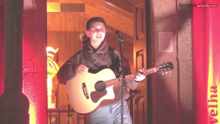 Inauguração da Vila Natal de Santa Marinha e Eirô, com concerto de abertura por José Francisco