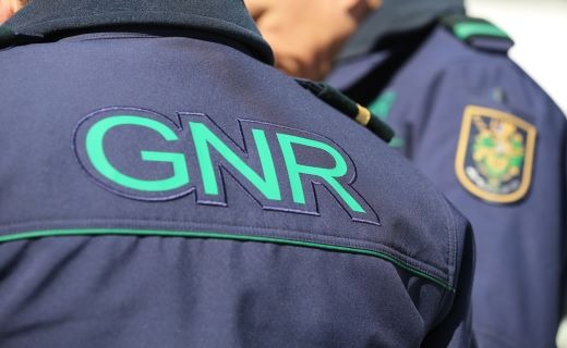 Guarda – Dois detidos em flagrante por furto de metais não preciosos
