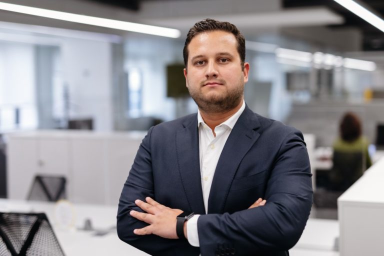 Luís Camelo: o percurso do senense e consultor de 30 anos que lidera a Forensic & Integrity Services da EY Angola
