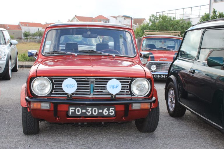 Encontro de Minis de Paranhos da Beira decorreu ontem com uma visita à Feira da Tralha, em Vila Verde (Seia)