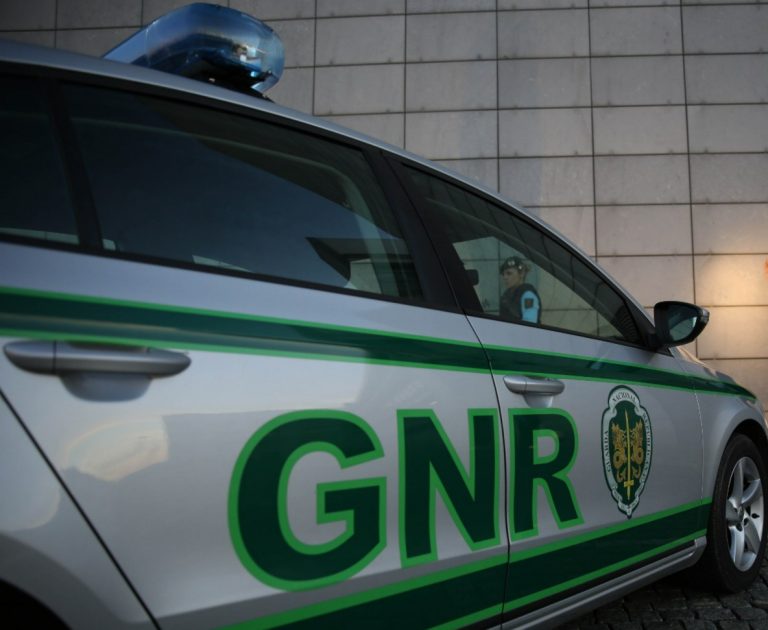 Falso inspetor que burlava proprietários de restaurantes constituído arguido