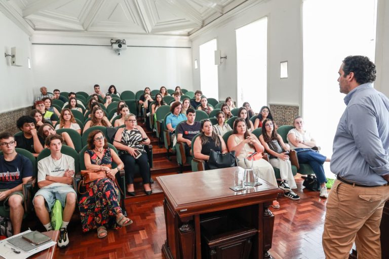 Cool Work reforça ligação dos jovens ao território e arranca em 13 entidades do concelho